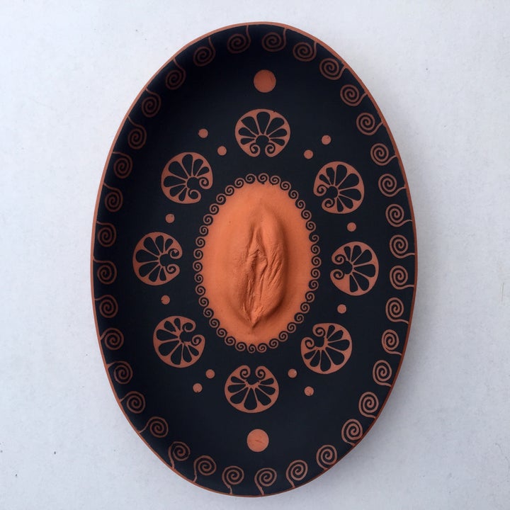 Large serving platter. “Antiquities” collection. Vagina China, 2017.