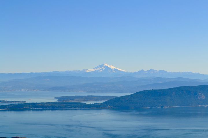 <p><em>View of Mount Baker from the top of Mount Constitution</em></p>