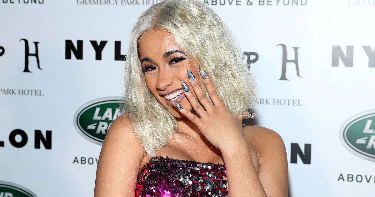 Meet The Unapologetic Female Rapper Who Snatched Taylor Swift's #1 Spot ...