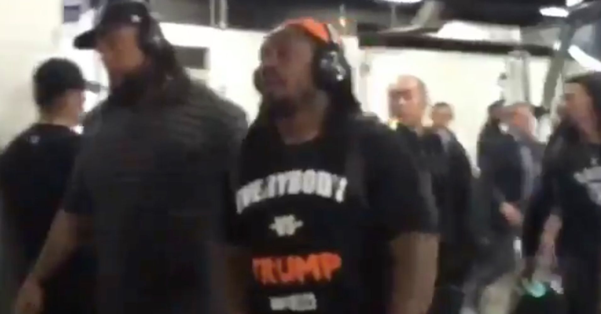 Marshawn Lynch Showed Up On Game Day Wearing Everybody Vs Trump Shirt Huffpost