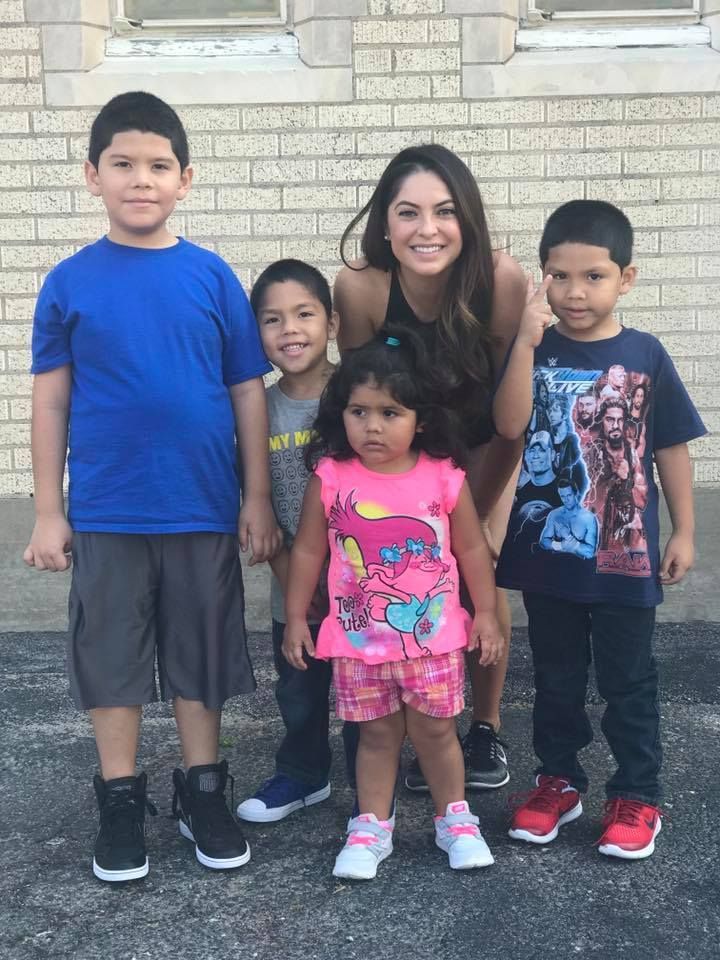 <p>Ayyde Vargas and her new friends</p>
