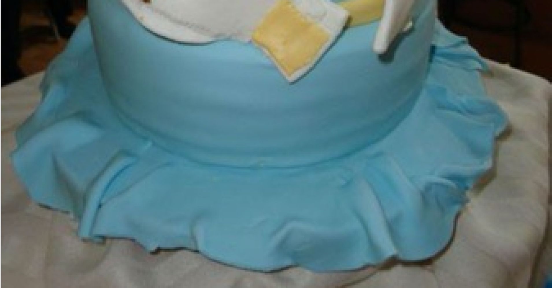 Baby Shower Cakes Parents Horrified By Creation That Looks Like A