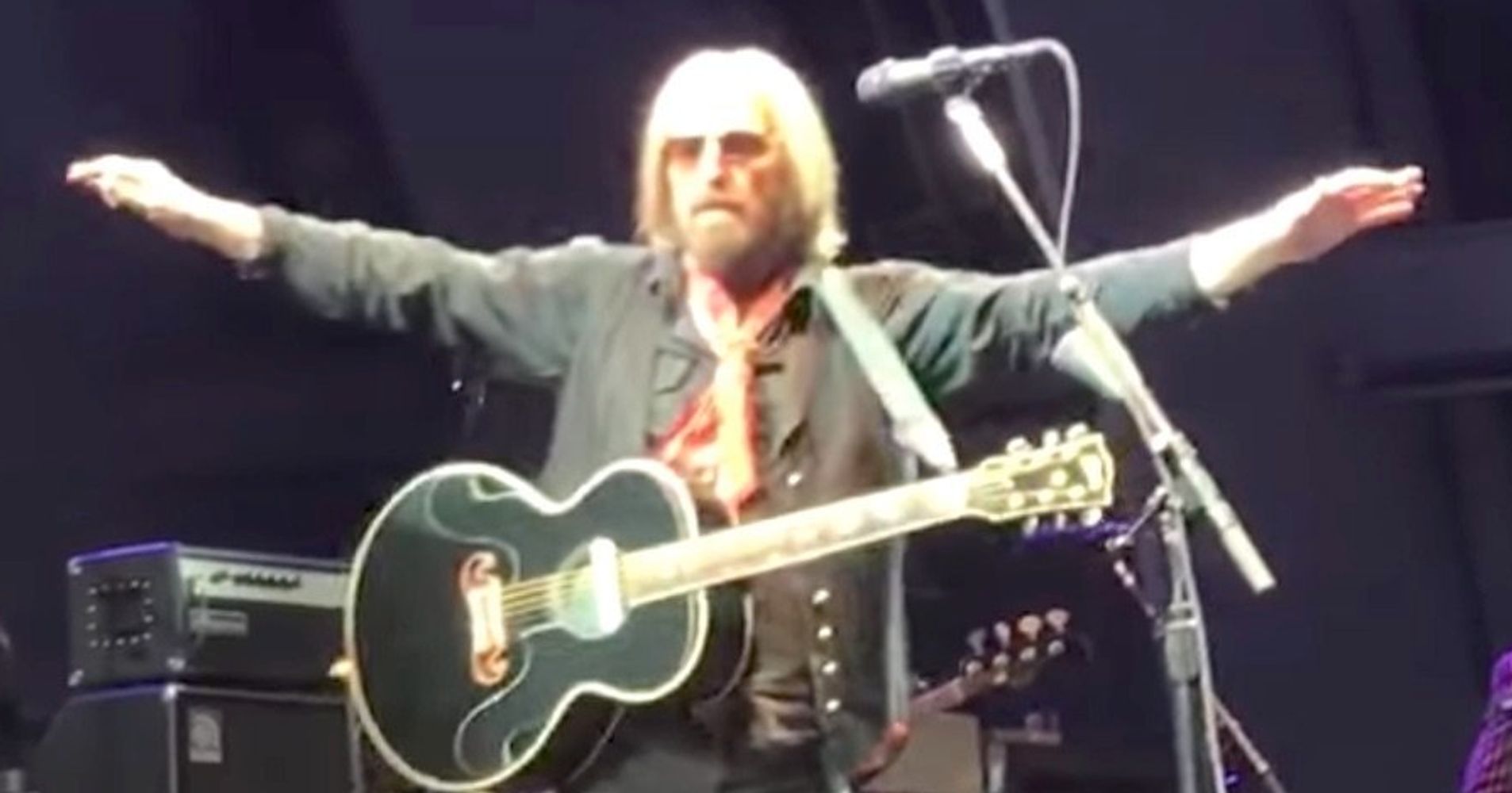 Watch A Powerful Moment From Tom Petty's Very Last Performance HuffPost
