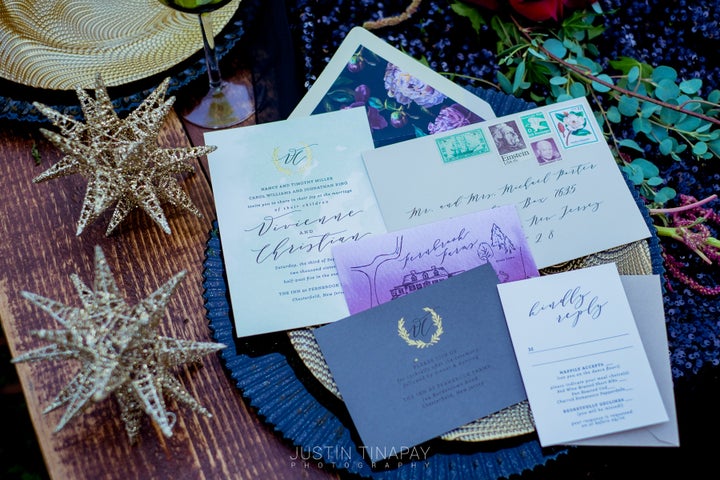 <p>Darling and Pearl Stationery</p>
