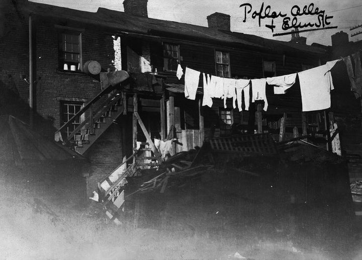 Poplar Alley in the Hill District circa 1907 via Historic Pittsburgh