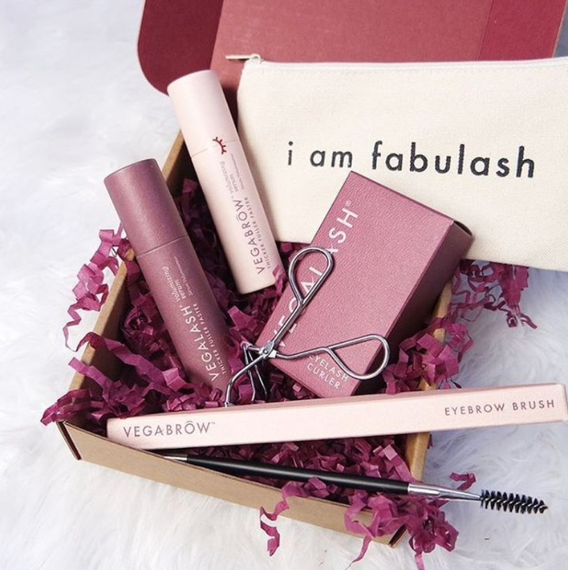 <strong>Vegalash Beauty Box </strong>from <a rel="nofollow" href="https://vegalash.com/collections/all/products/vegamour-lash