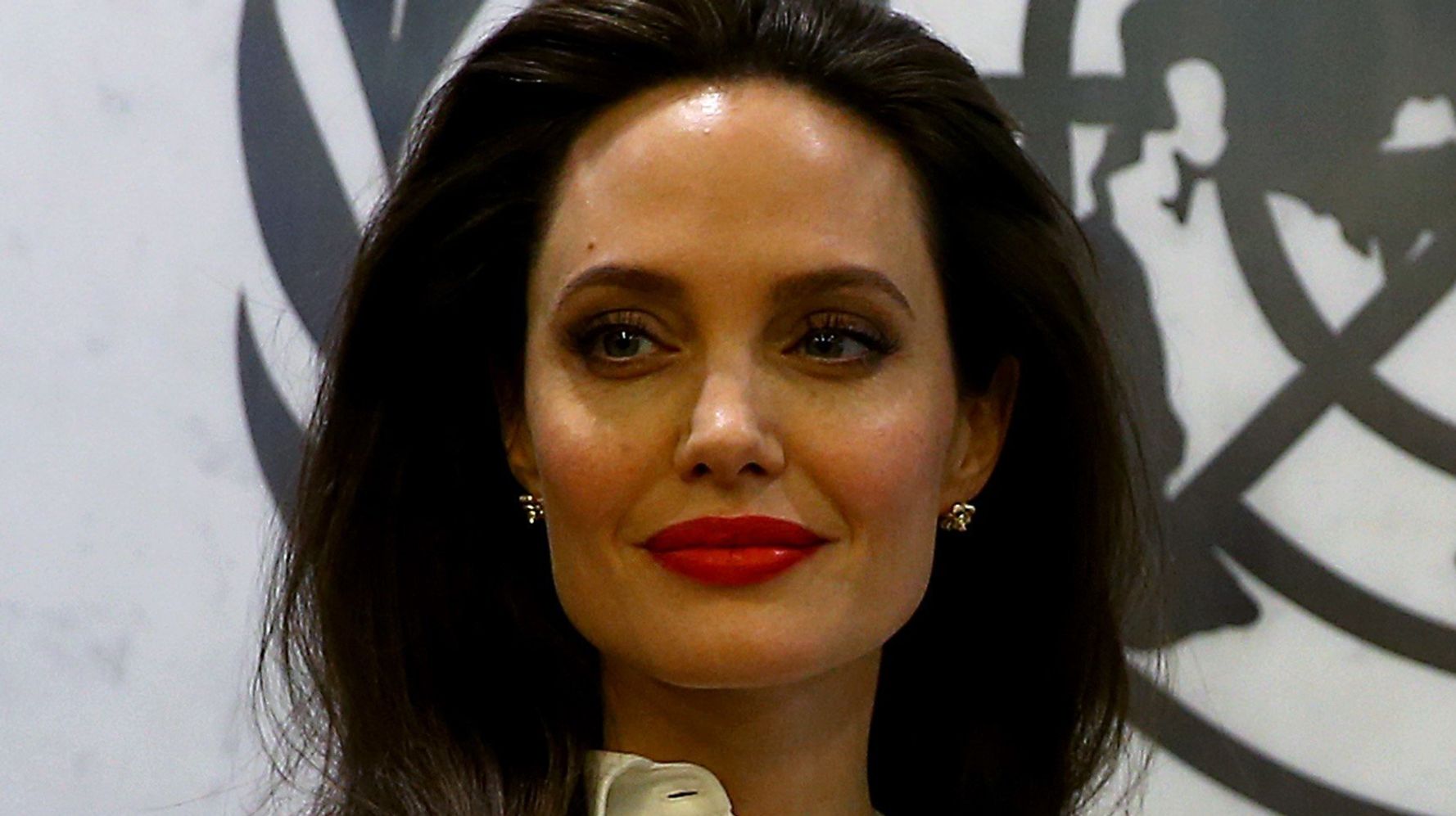 Angelina Joli Xxx - Angelina Jolie Reportedly Volunteered To Be The Bait In Joseph Kony Capture  | HuffPost Entertainment