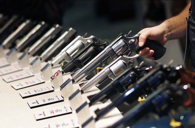 <a rel="nofollow" href="http://www.chicagotribune.com/news/local/breaking/ct-met-chicago-gun-laws-explainer-20171006-story.ht