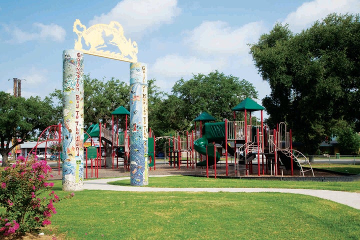 <p>Matthys Elementary School Park in Houston, newly renovated and opened to the community through the SPARK Parks program. </p>