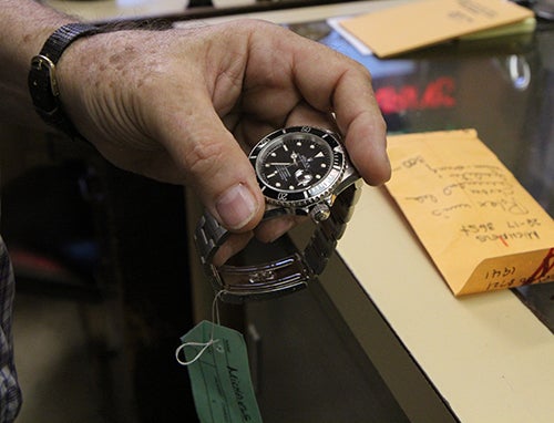 <p><strong>A Rolex in need of rehab.</strong></p>
