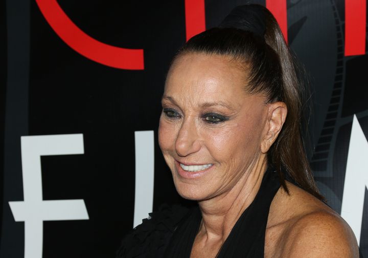 People Are Calling For A Boycott Of DKNY After Donna Karan's ...