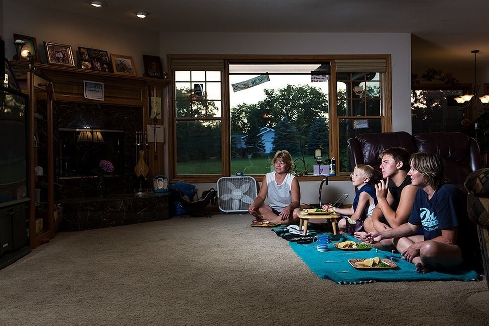 Glynis, Liam, Jorin and Mona eat dinner in Wisconsin.