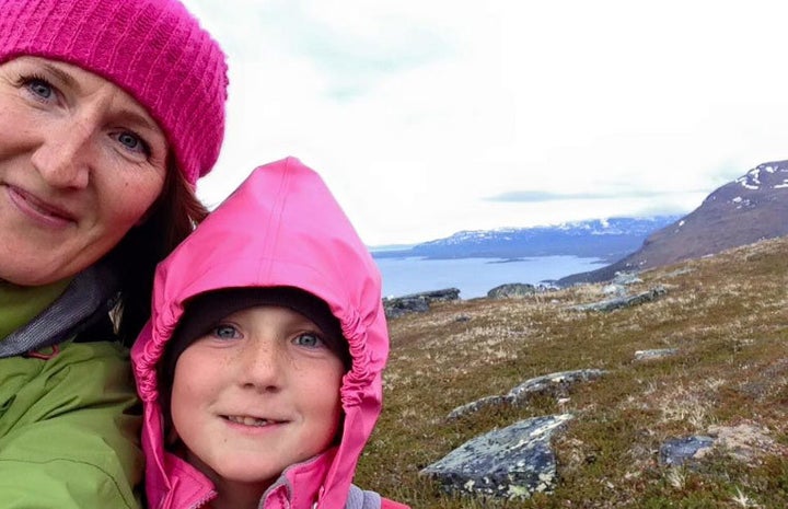 <p>Linda poses with daughter Maia (Facebook / Rain or Shine Mamma)</p>
