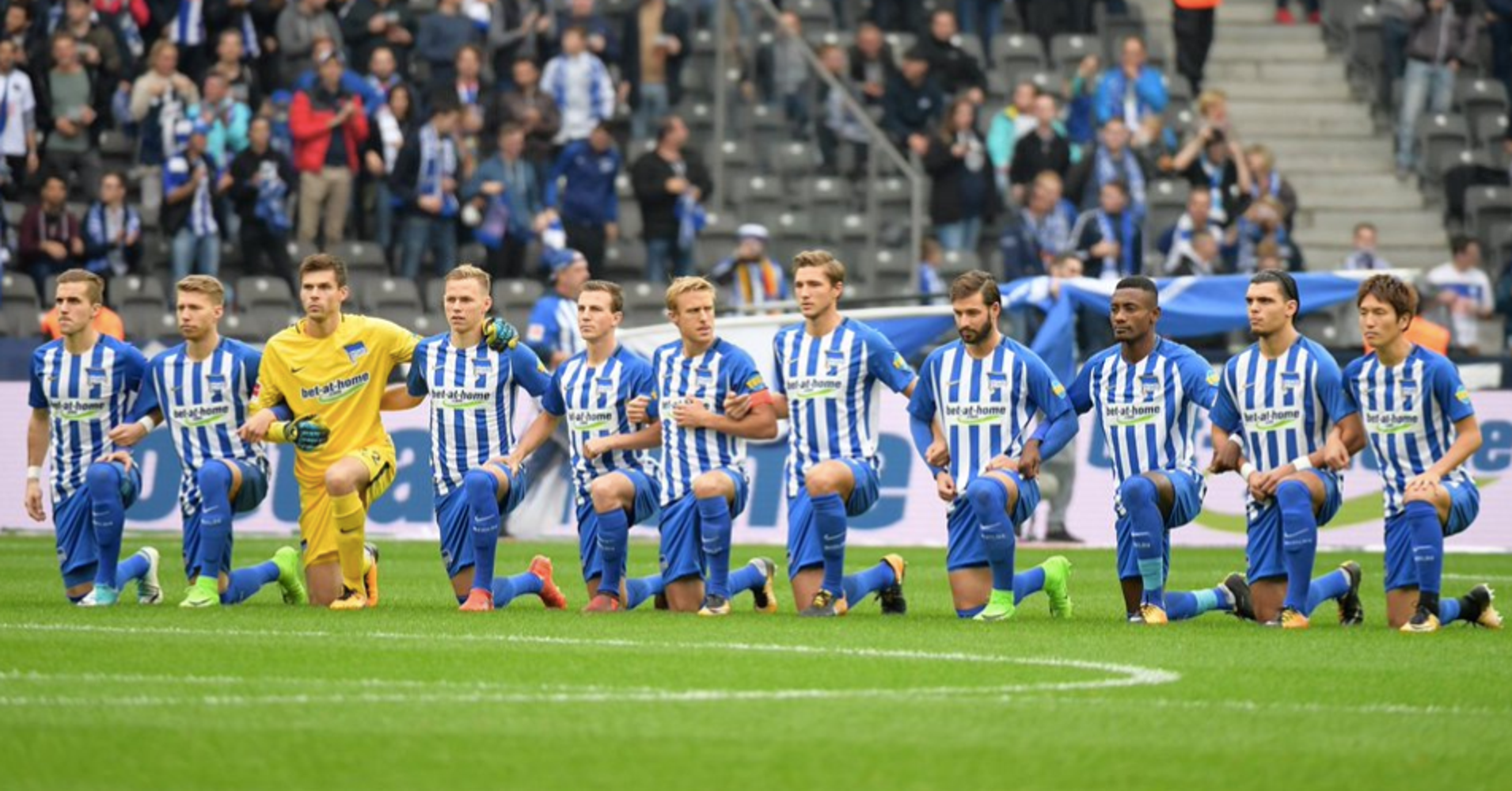 German Soccer Team Kneels During Game In Solidarity With NFL Players