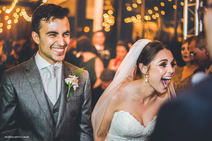 The couple was pleasantly surprised by the furry wedding crasher. 