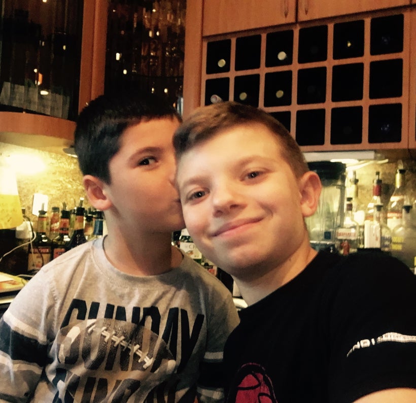 This brotherly display of affection at <a rel="nofollow" href="http://www.mandarintaste.com/" target="_blank">Mandarin Taste<
