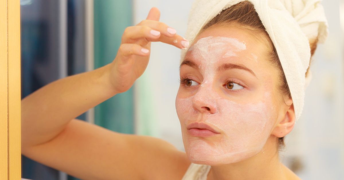 How Can You Protect Your Skin In Winter 7 Dermatologist Approved Tips Huffpost Life