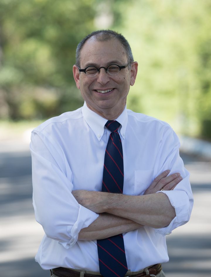 Rabbi Robert Barr announced his campaign for Congress on Tuesday.