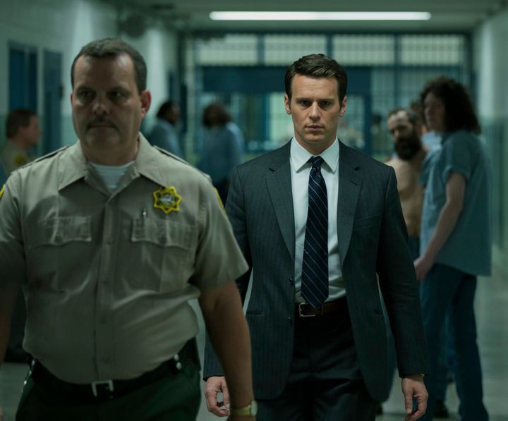 Jonathan Groff, as Holden Ford, appears in a prison to interview a serial killer.