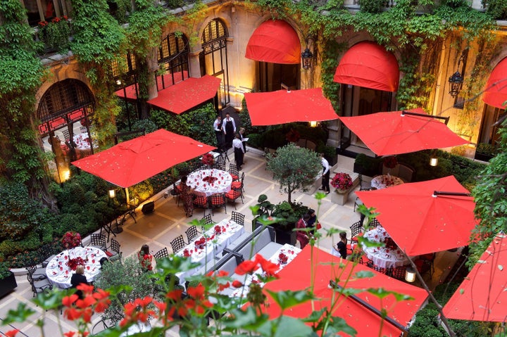 <p>Cour Jardin, Hotel Plaza Athenee</p>