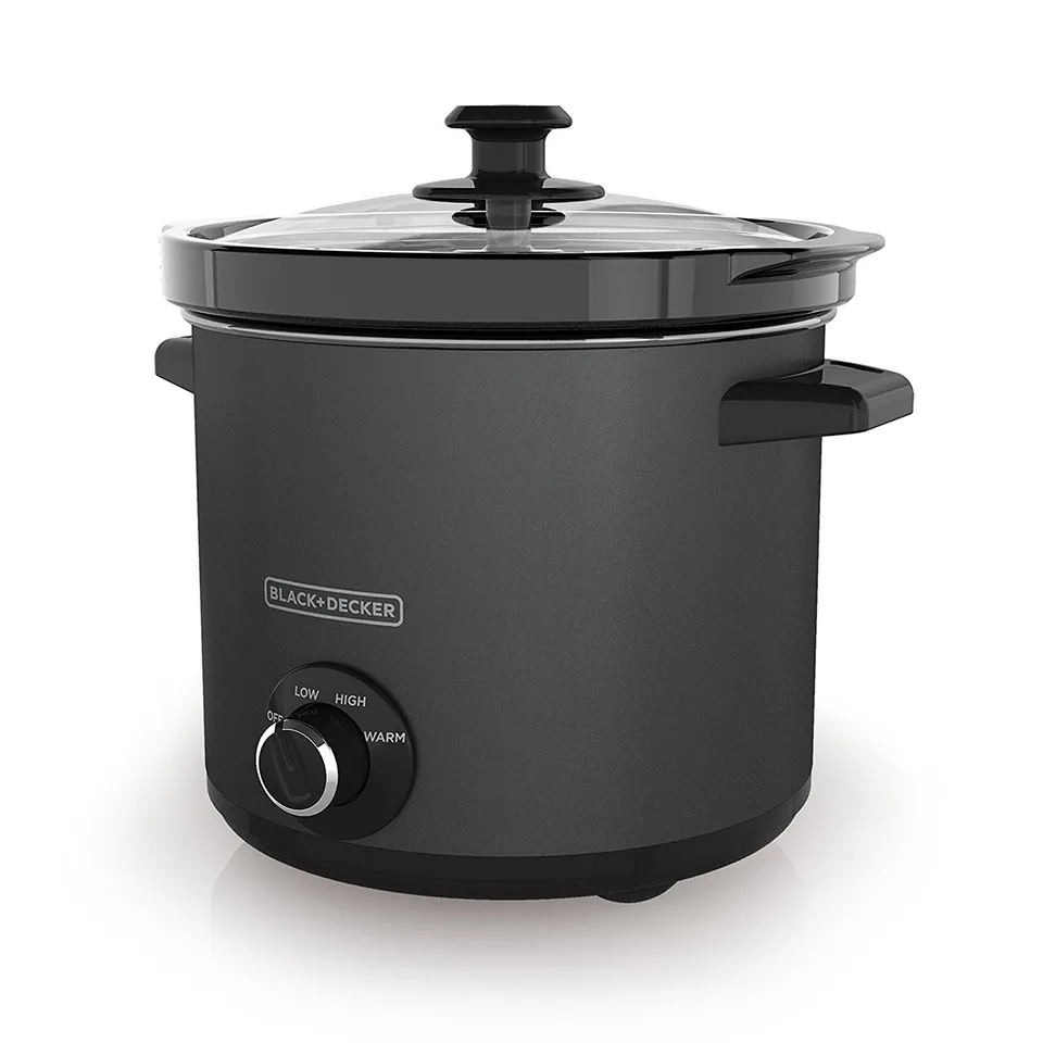 Black+Decker Slow Cooker, White With Dot Case, 4-Qts.