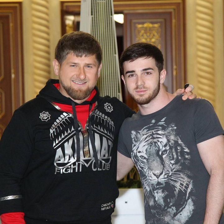 <p>Zelim Bakaev (right) pictured with Ramzan Kadyrov had been a popular singer in Chechnya.</p>