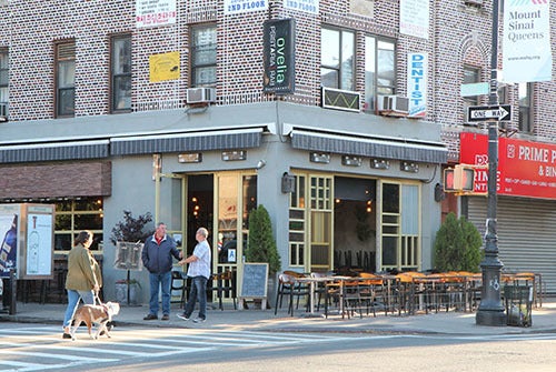 <p><strong>Ovelia is at 34-01 30th Ave.</strong></p>