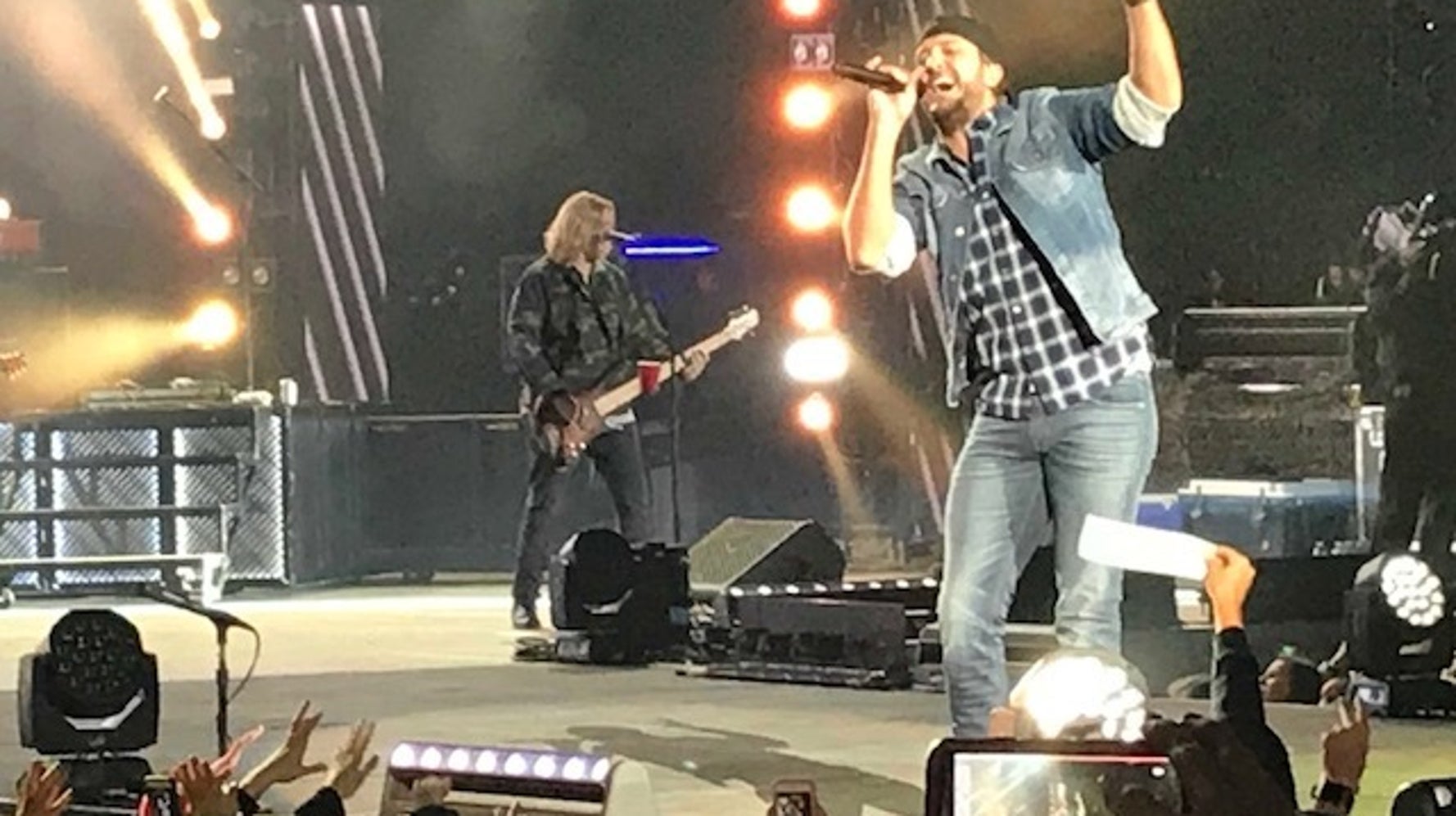 Cold October Night - Luke Bryan Heats Up Salt Lake City | HuffPost