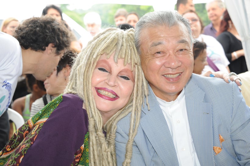 With Elke Maravilha at an event for separated families (Rio de Janeiro, Brazil, November 2011)