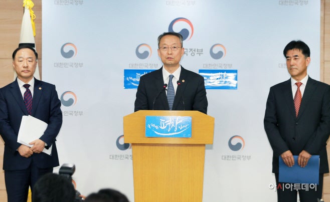 South Korea to resume work on 1400MW nuclear reactors South Korea to resume work on 1400MW nuclear reactors