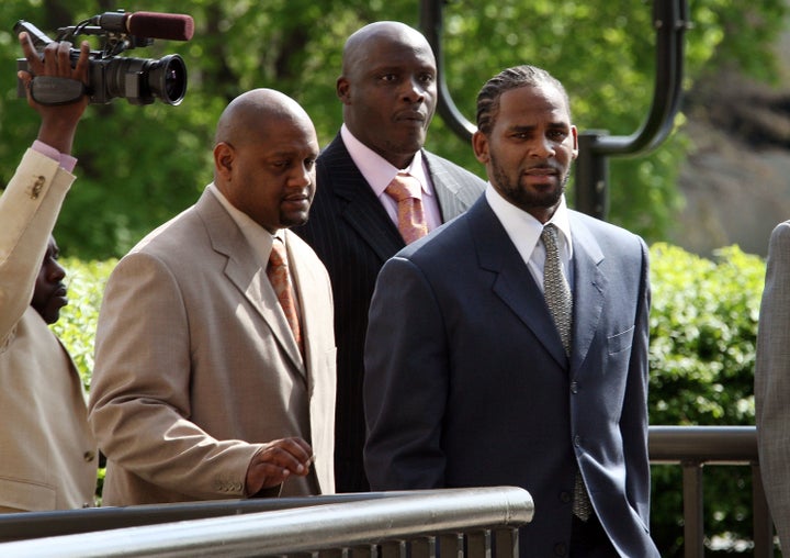 R. Kelly arrives at his child pornography trial in 2008.