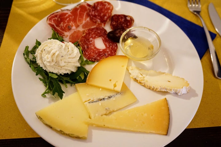 Meats and cheeses starter at the restaurant of Residence Il Palazzo in Santo Stefano di Sessanio 