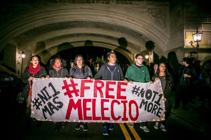 Yale students rally demanding the release of Melecio Morales 