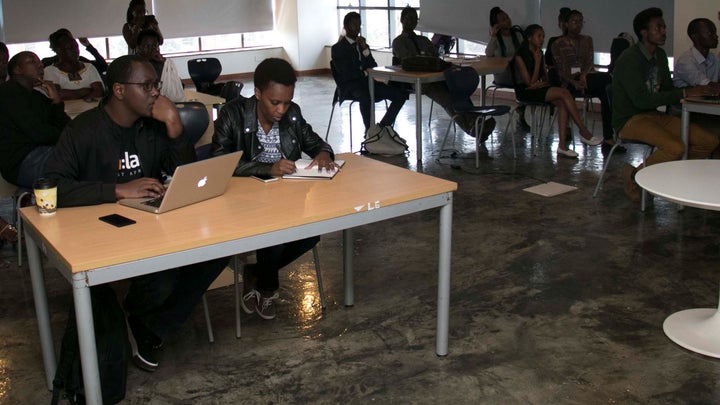 <p>Evaluation of innovation Showcase by CampBuni judges.</p>