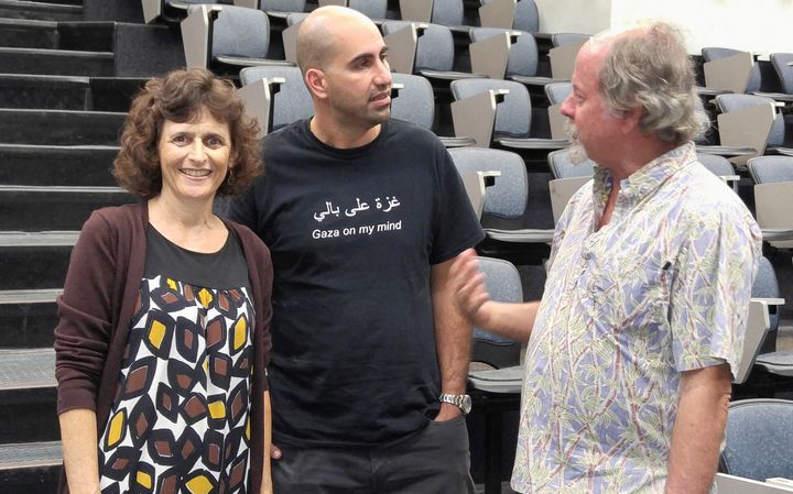 Steven Salaita, seen here with Cynthia Franklin, (professor, English Dept. University of Hawaiʻi at Mānoa, and noted fellow warrior in the BDS movement) who organized his visit, and Bart Dame, long time progressive Democratic activist.