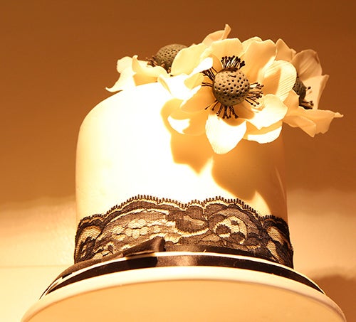 <p><strong>The shop specializes in custom cakes.</strong></p>