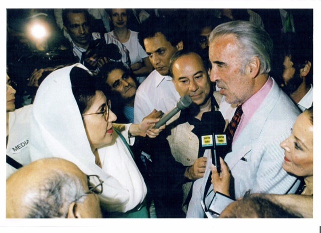 Akbar Ahmed is joined by Prime Minister Benazir Bhutto and Sir Christopher Lee in 1997 for the launch of the book, <em>Jinnah