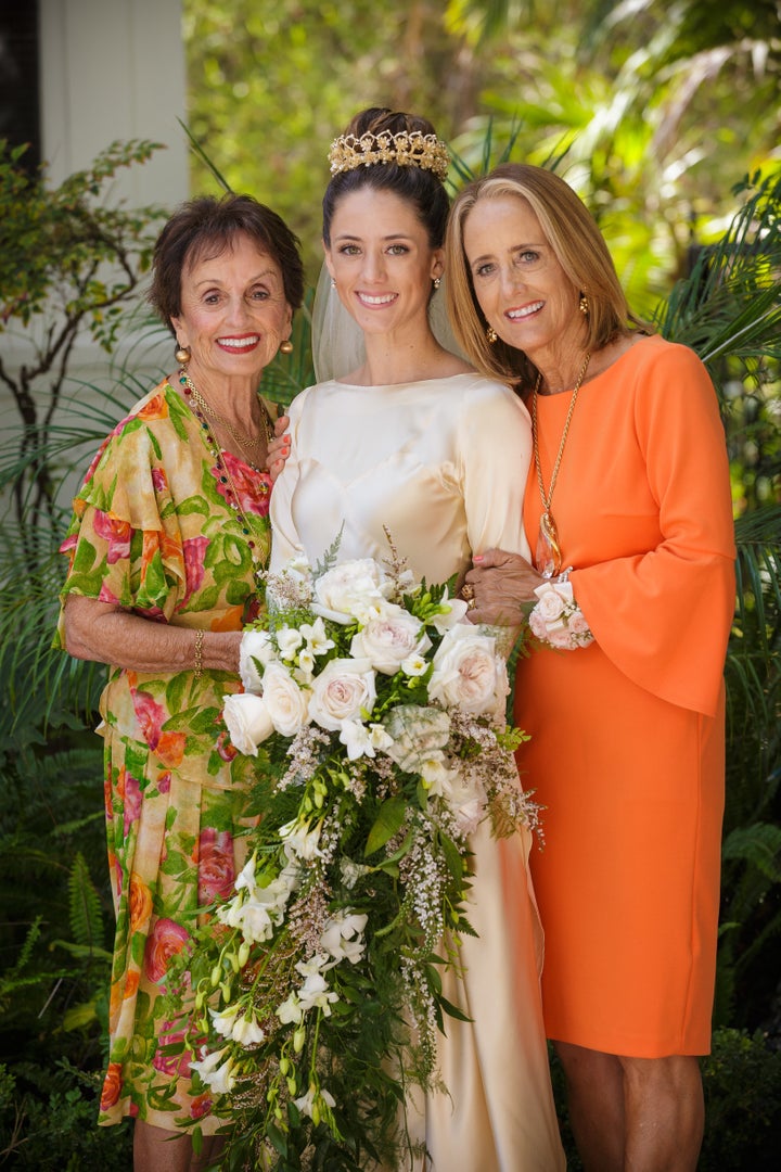 Bride Pilar posing with her grandma Anita and her mother Marta.