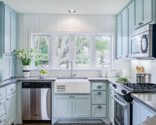 <a rel="nofollow" href="https://www.houzz.com/photo/24568047-contemporary-mid-century-kitchen-remodel-traditional-kitchen-aus