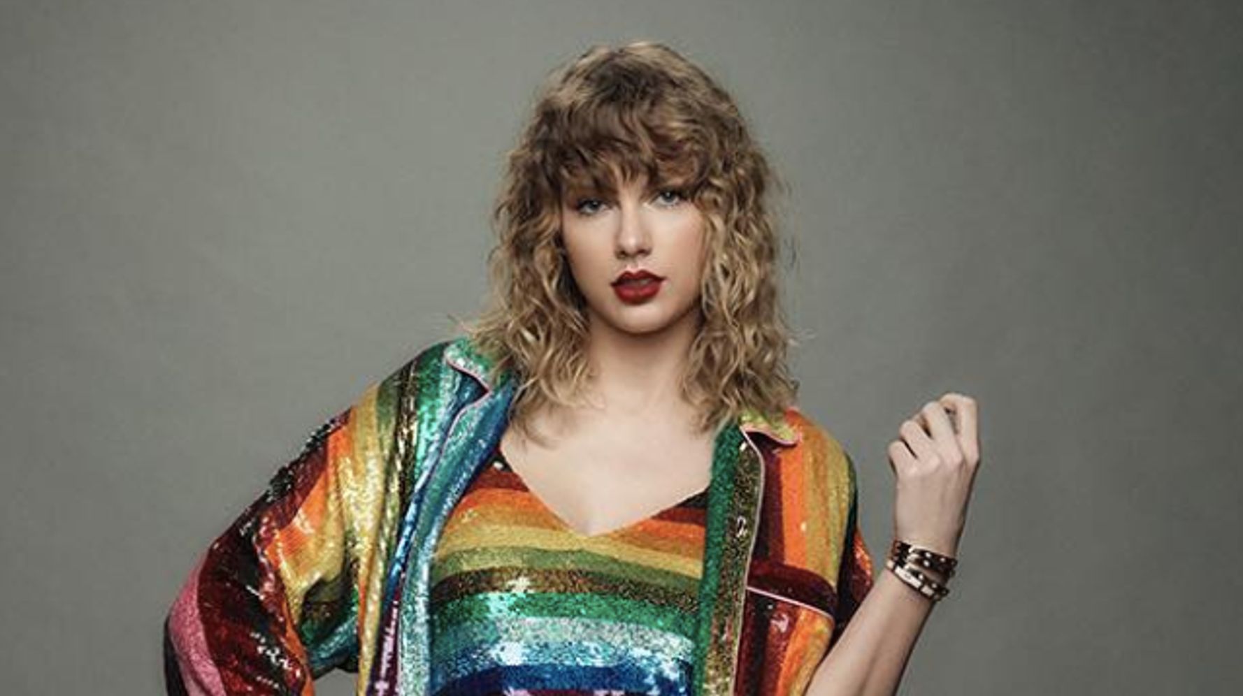 Video Travis Kelce merch soars after Taylor Swift appearance - ABC