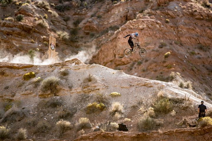 <p>Judging covers a variety of areas including variety, technicality, difficulty and amplitude. Carson Storch goes for variety, throwing a quick no-hander on a ridge line jump at the beginning of his run.</p>