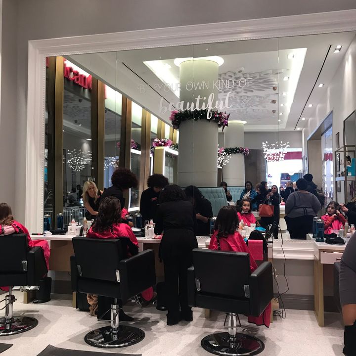 The incomparable girls salon.
