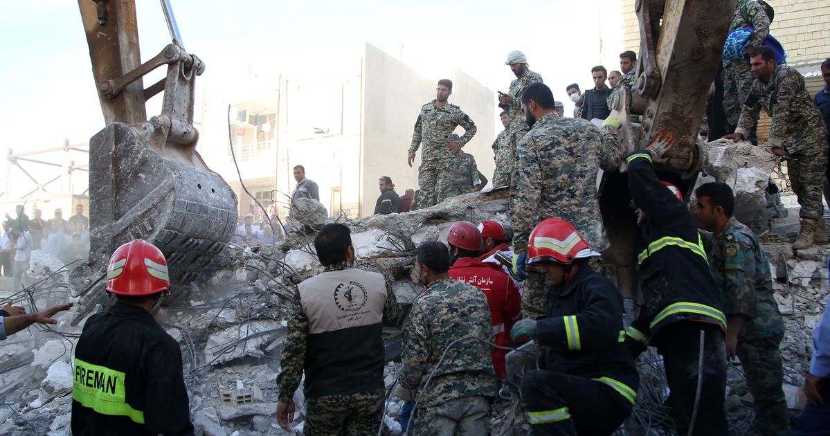 Iran Halts Earthquake Rescue Operations As Survivors Battle Hunger And ...