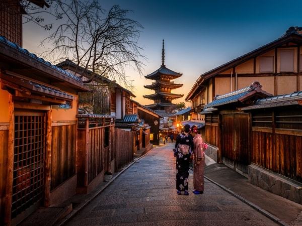 7 Reasons Why Japan Is Amazing For Solo Female Travelers 7 Reasons Why Japan Is Amazing For Solo Female Travelers