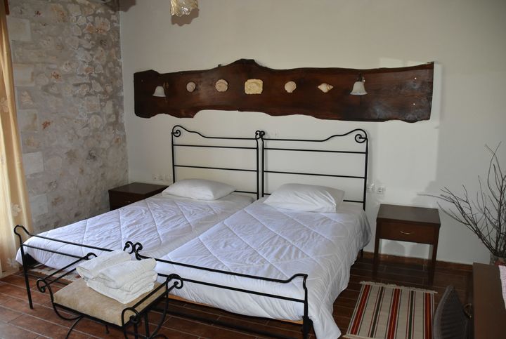 Traditional room in Villa Asteri.