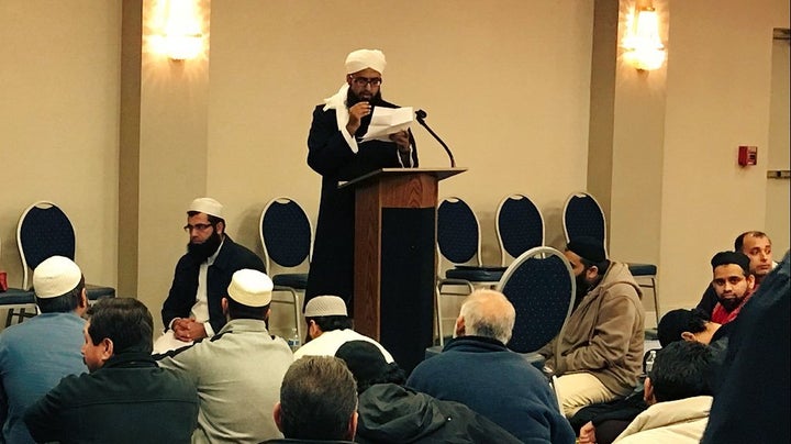 Omar F. Khan, Director of Idara Dawat-O-Irshad, U.S.A. Inc, moderated the event. He declared that the Ahmadis and the Shias were Kafris (infidels). 