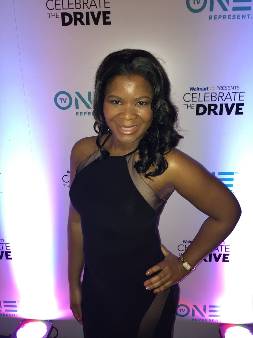 Alonda Thomas strikes a pose before show time at the 2017 NAACP Image Awards in Pasadena, California