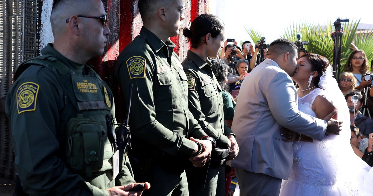 Mexican Bride Marries American Groom During Rare Opening Of Border Gate