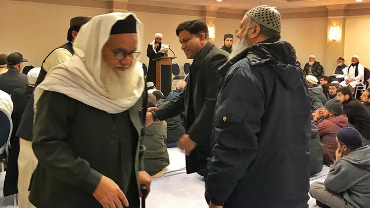 <p>Mufti Habibur Rehman Ludhyanvi, the keynote speaker at the event, had flown in from Pakistan to speak to the gathering. </p>