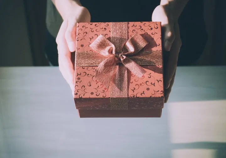 Why Pre-Owned Gifts Make the Best Gifts You Can Give (And Receive) -  Academy by FASHIONPHILE